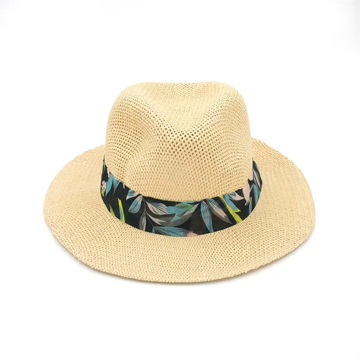 Chapeaux en papier au crochet