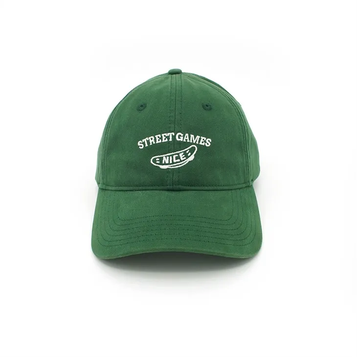 Casquette verte avec logo brodé
