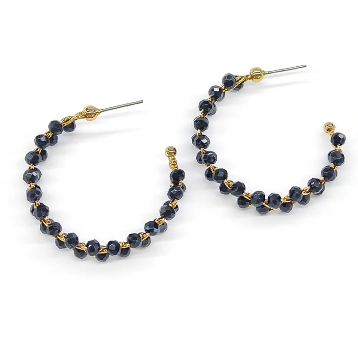 Boucle d'oreille créole en perles noires